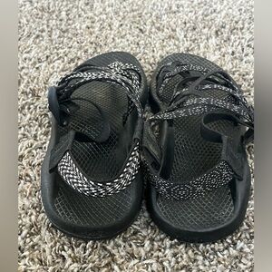 Chaco Black and White grey Sandals women’s size 7 awesome shape hiking walking